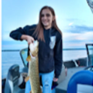 Meet your Posher, Caitlin